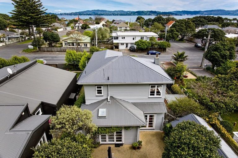 Photo of property in 267 Muritai Road, Eastbourne, Lower Hutt, 5013