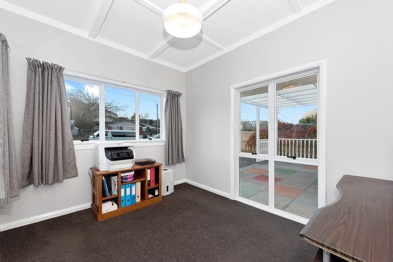 Photo of property in 11 Windsor Road, Maeroa, Hamilton, 3200