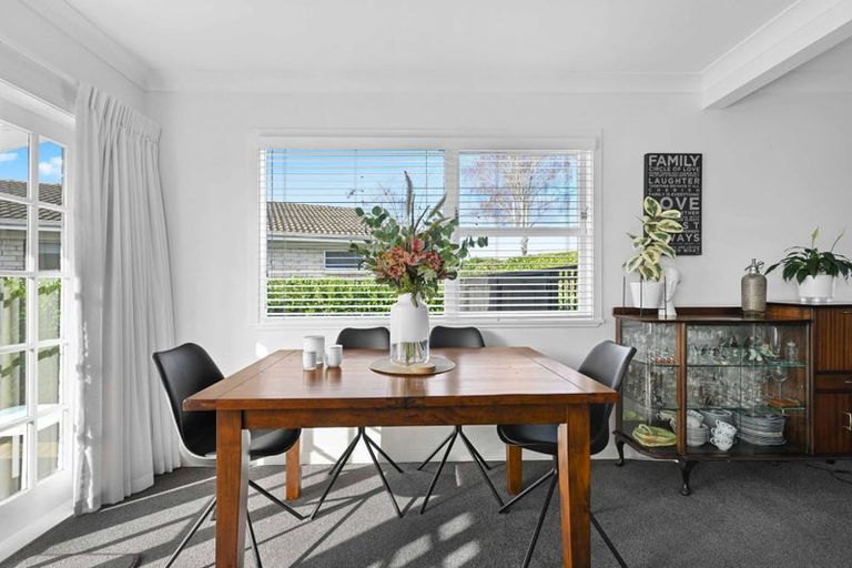 Photo of property in 37 Braid Road, St Andrews, Hamilton, 3200