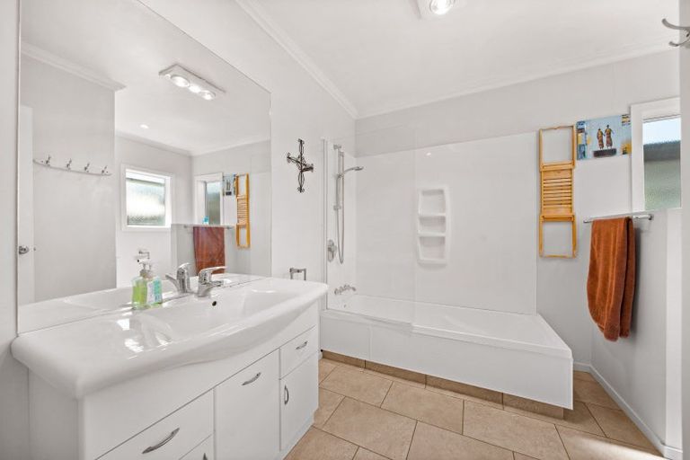 Photo of property in 52 East Street, Greytown, 5712