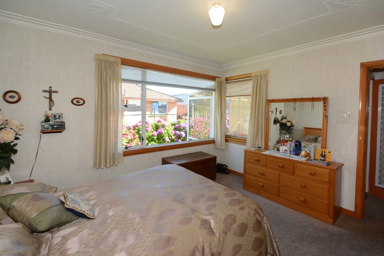 Photo of property in 141 Macandrew Road, South Dunedin, Dunedin, 9012