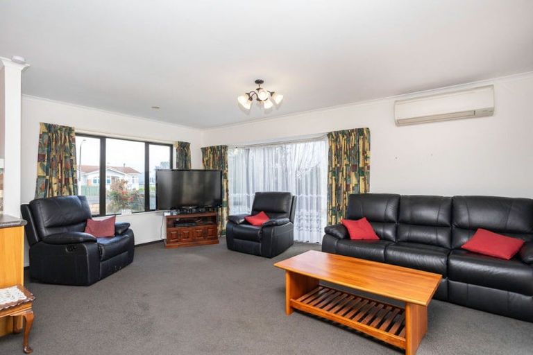 Photo of property in 45 Barraud Street, Dannevirke, 4930