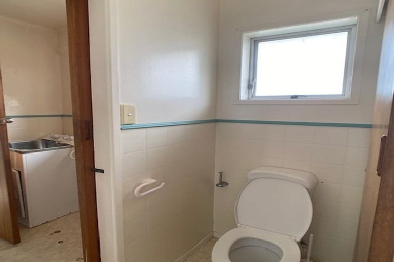 Photo of property in 302 Royal Road, Massey, Auckland, 0614