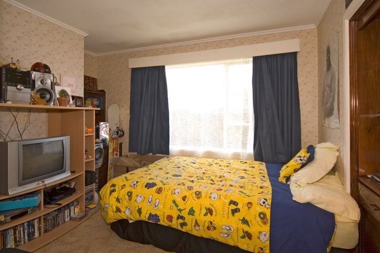 Photo of property in 278 Glenfield Road, Glenfield, Auckland, 0629