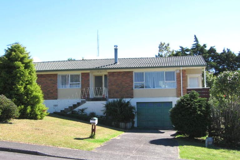 Photo of property in 34 Cron Avenue, Te Atatu South, Auckland, 0610