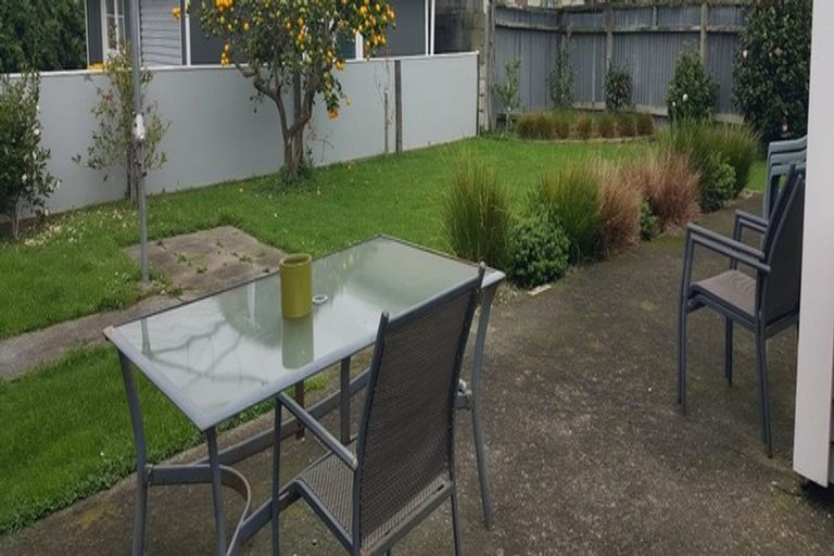 Photo of property in 2 Trevethick Grove, Woburn, Lower Hutt, 5010