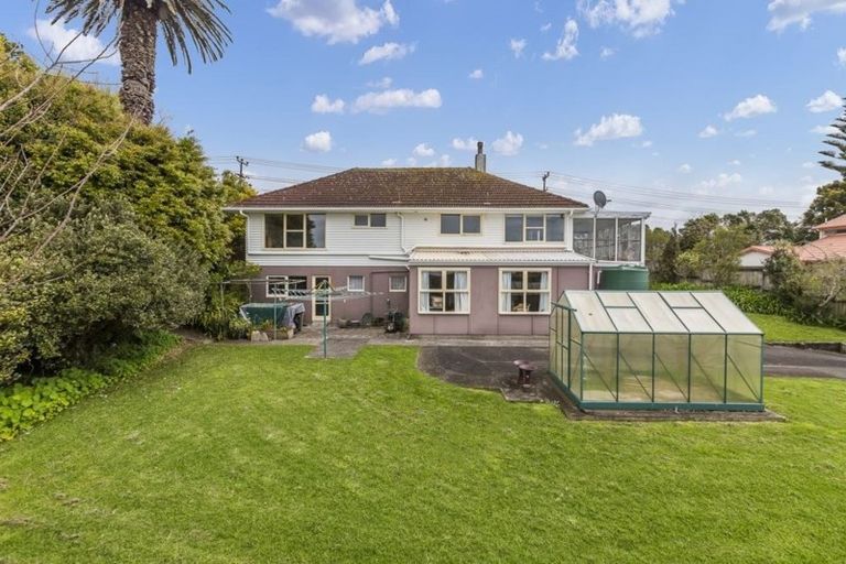 Photo of property in 51 Verbena Road, Birkdale, Auckland, 0626