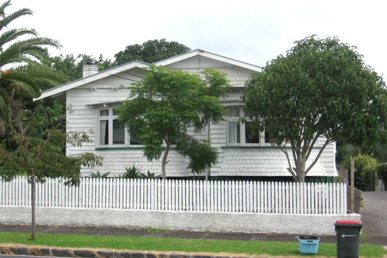 Photo of property in 12 Linwood Avenue, Mount Albert, Auckland, 1025