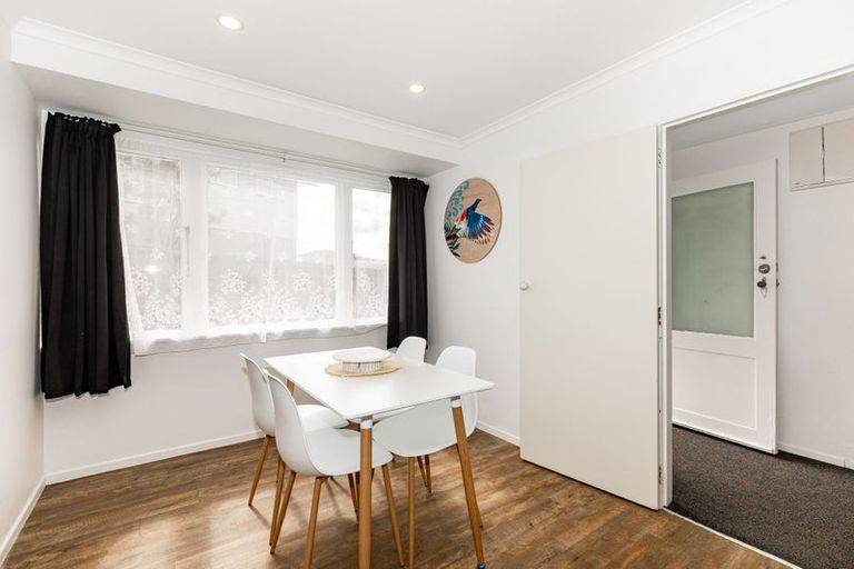 Photo of property in 17 Sombrero View, Ascot Park, Porirua, 5024