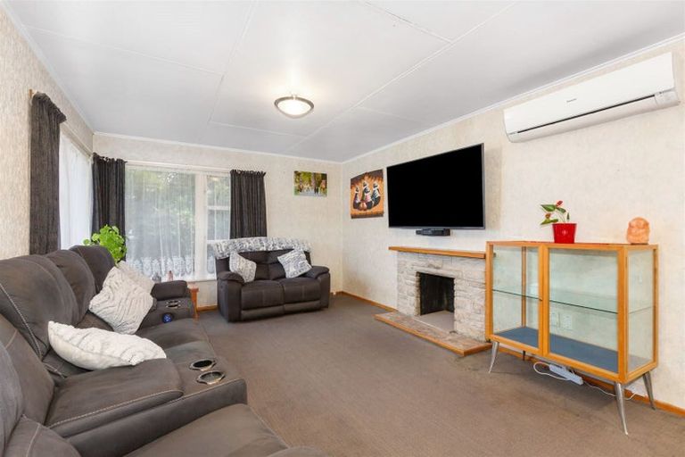 Photo of property in 5 The Strand, Wainuiomata, Lower Hutt, 5014