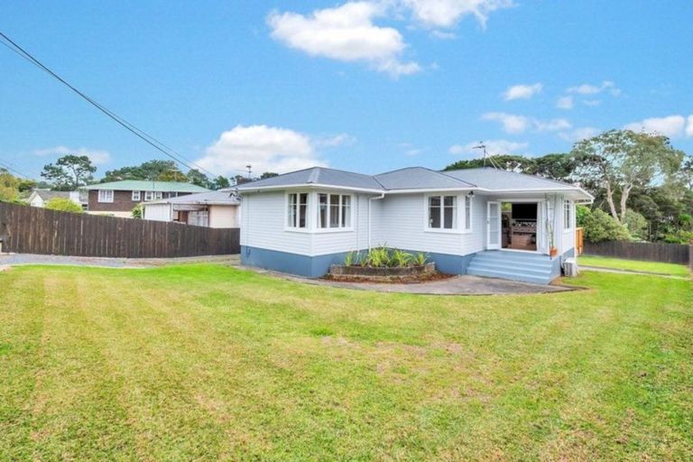 Photo of property in 60 Glen Marine Parade, Glendene, Auckland, 0602