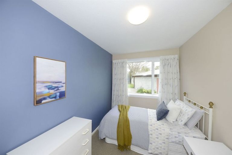 Photo of property in 23 Burnside Crescent, Burnside, Christchurch, 8053