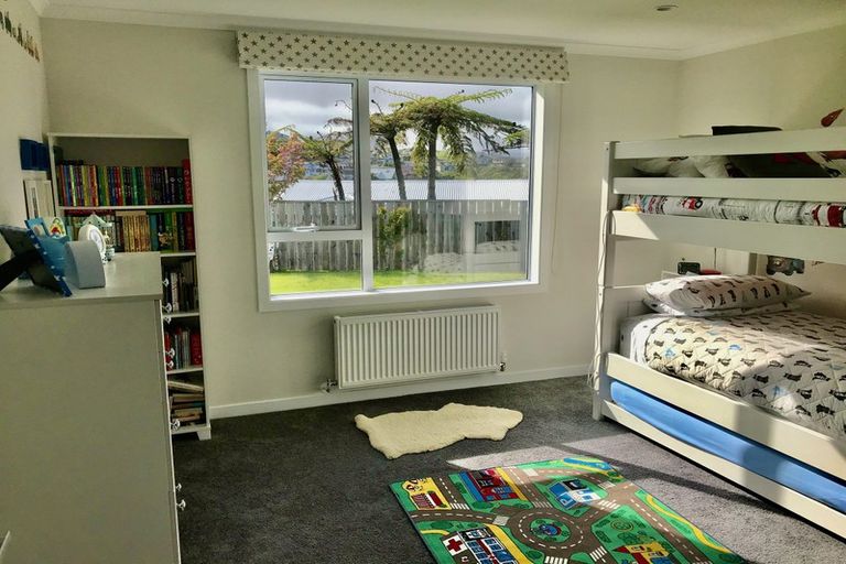 Photo of property in 184 Dowse Drive, Maungaraki, Lower Hutt, 5010