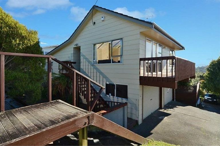 Photo of property in 2/81 Manuka Road, Bayview, Auckland, 0629