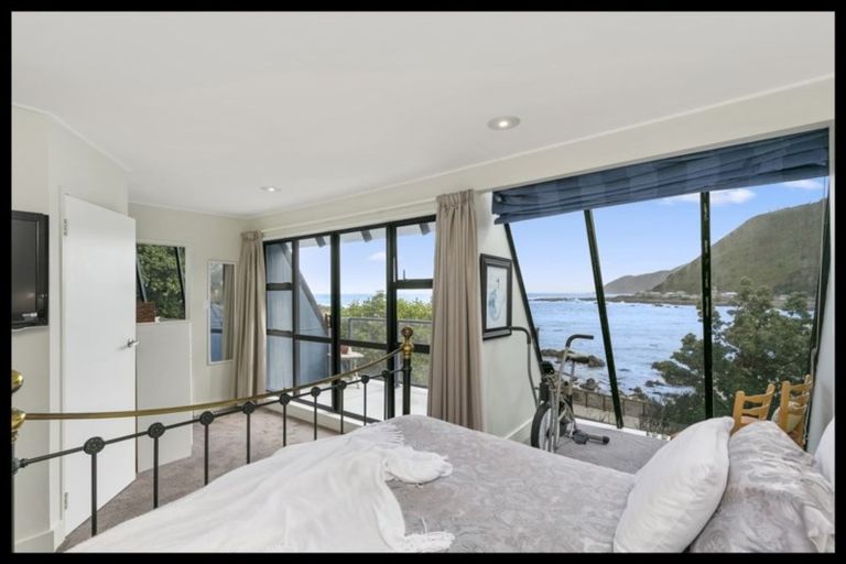 Photo of property in 12 Owhiro Bay Parade, Owhiro Bay, Wellington, 6023