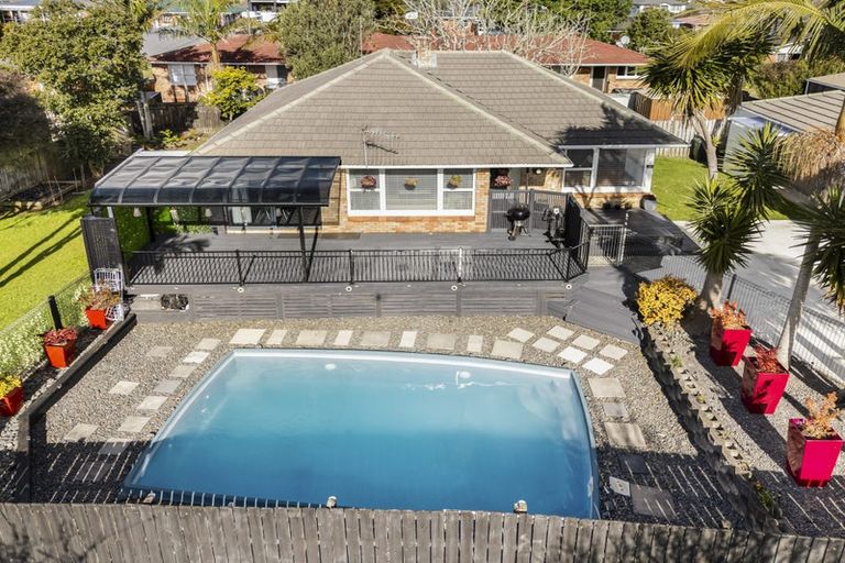 Photo of property in 21 Orams Road, Hillpark, Auckland, 2102