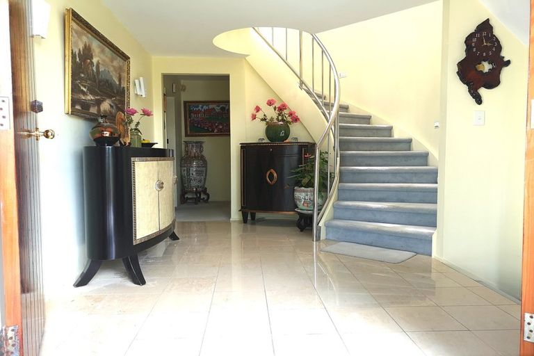 Photo of property in 36 Loloma Drive, Half Moon Bay, Auckland, 2012