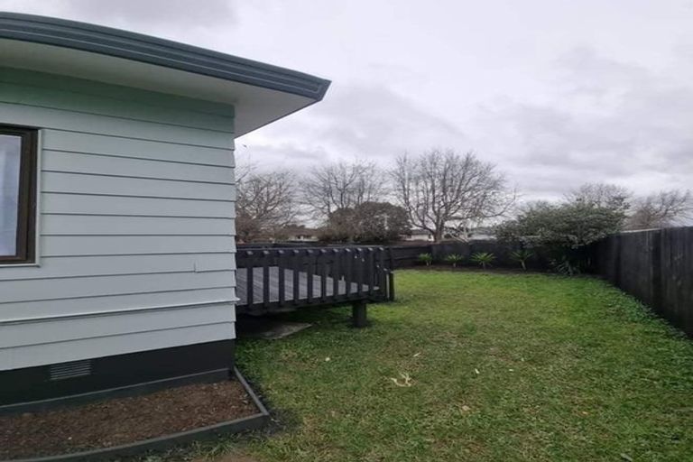 Photo of property in 1/11 Blackgate Place, Weymouth, Auckland, 2103