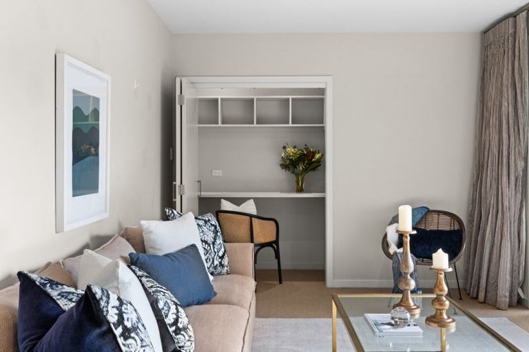 Photo of property in 9b Gillean Street, Havelock North, 4130