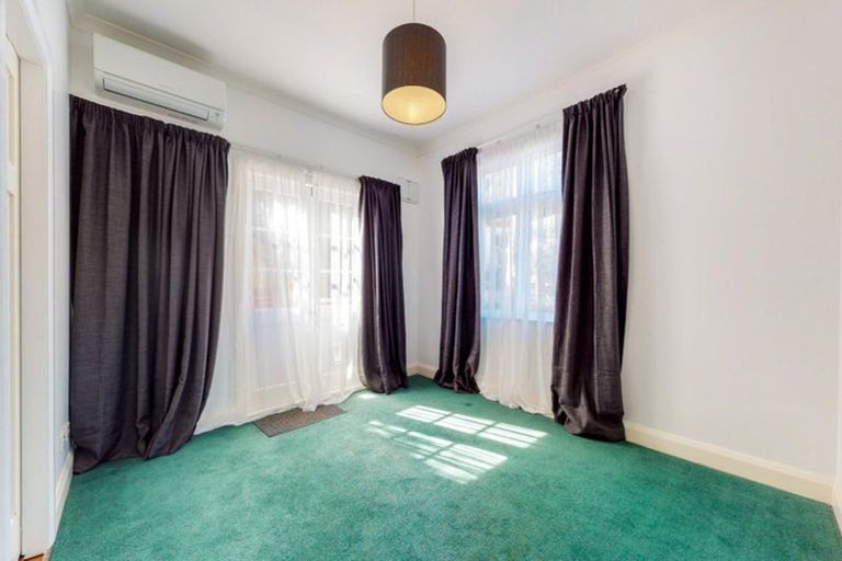 Photo of property in 3a Linwood Way, Island Bay, Wellington, 6023