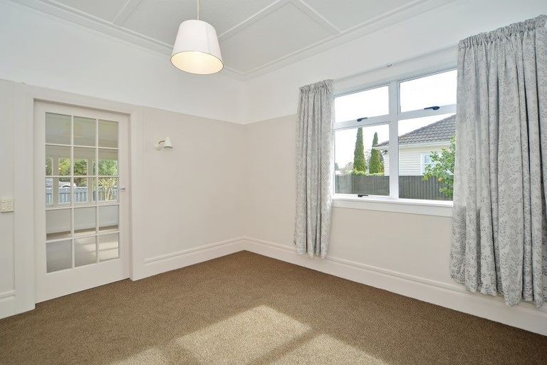 Photo of property in 2 Wright Street, Dannevirke, 4930