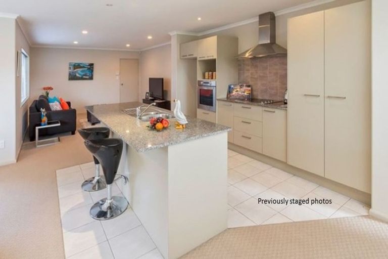 Photo of property in 3 Savona Drive, Flat Bush, Auckland, 2016