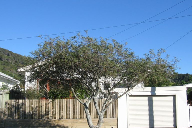 Photo of property in 9 Konini Street, Eastbourne, Lower Hutt, 5013