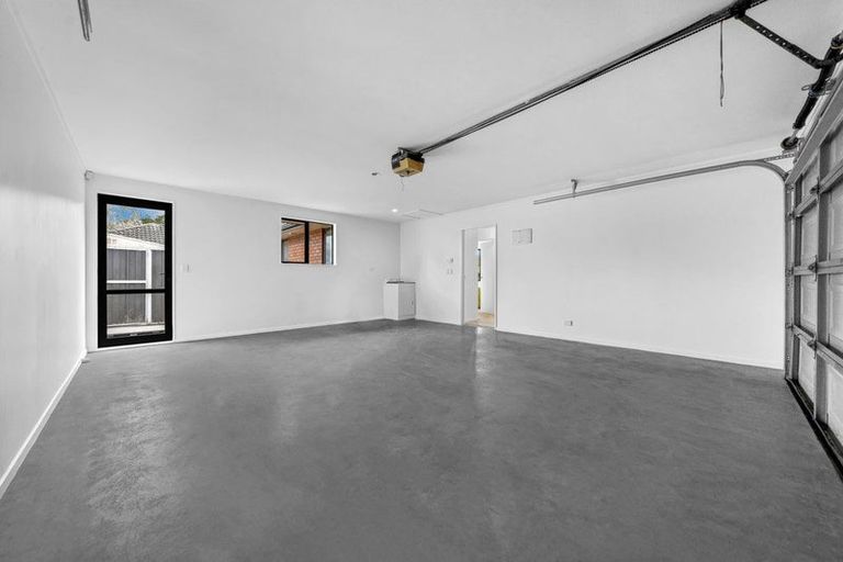 Photo of property in 31 Misty Valley Drive, Henderson, Auckland, 0612