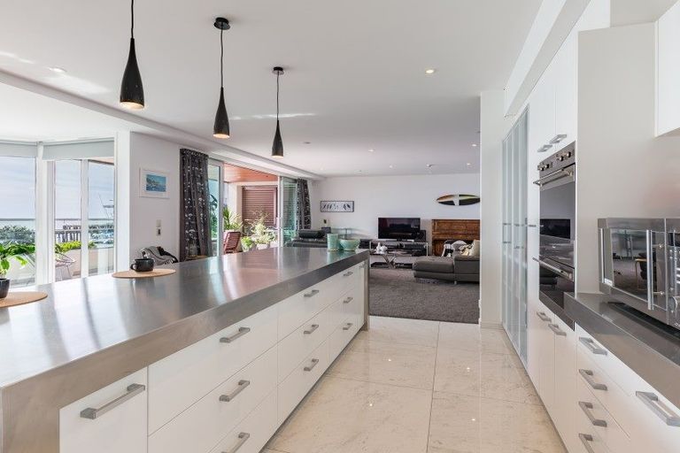 Photo of property in Quay Apartments Tower 2, 202/283 Wakefield Quay, Stepneyville, Nelson, 7010