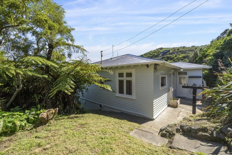 Photo of property in 11 Aranoni Street, Island Bay, Wellington, 6023