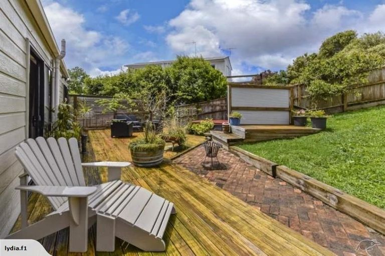 Photo of property in 10 Unsworth Drive, Unsworth Heights, Auckland, 0632