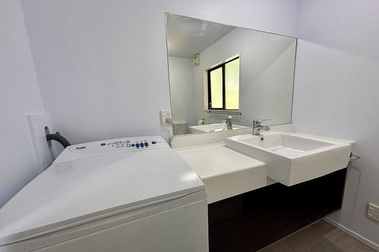 Photo of property in 15 Russell Street, Picton, 7220