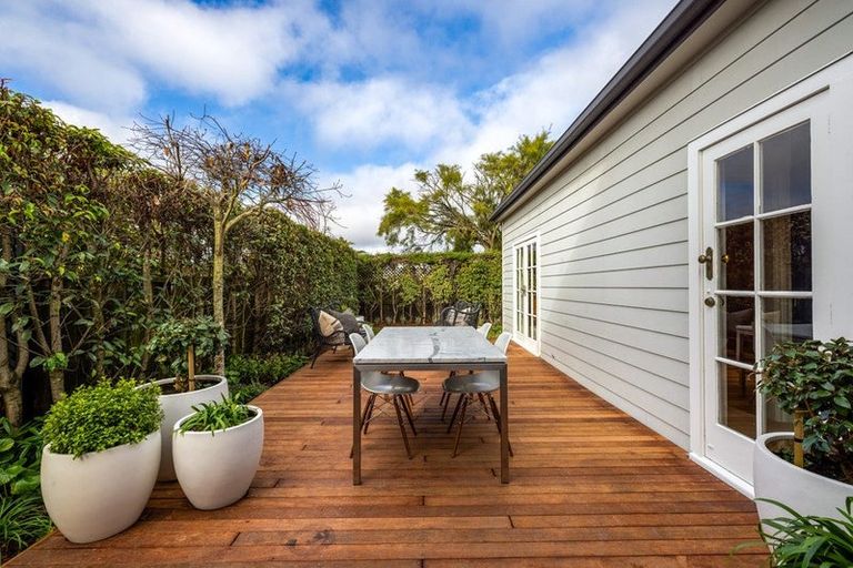 Photo of property in 110 Office Road, Merivale, Christchurch, 8014