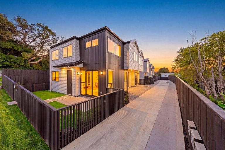 Photo of property in 12 Roseberry Avenue, Birkenhead, Auckland, 0626