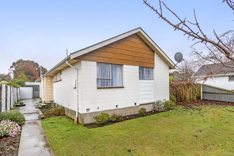Photo of property in 45 Oakley Crescent, Hornby, Christchurch, 8042