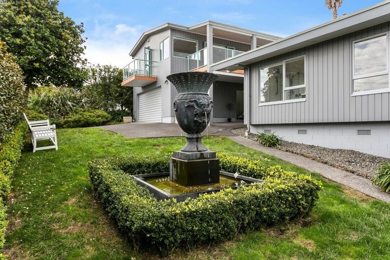 Photo of property in 63 Seaview Road, Castor Bay, Auckland, 0620