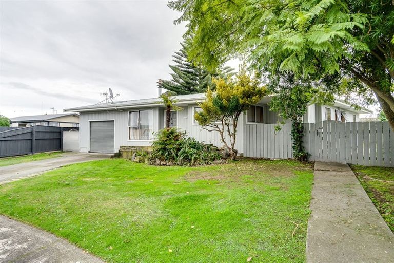 Photo of property in 14 Saint Pauls Place, Tamatea, Napier, 4112