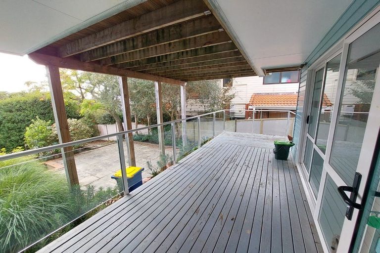 Photo of property in 57 Knights Road, Rothesay Bay, Auckland, 0630