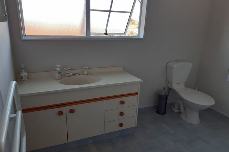 Photo of property in 17 Poutama Place, Tawhero, Whanganui, 4501