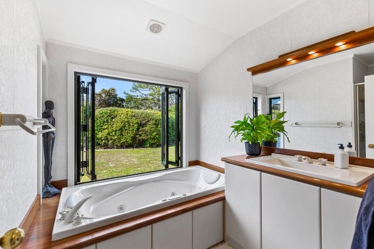 Photo of property in 93 Hamilton Road, Waimauku, 0881