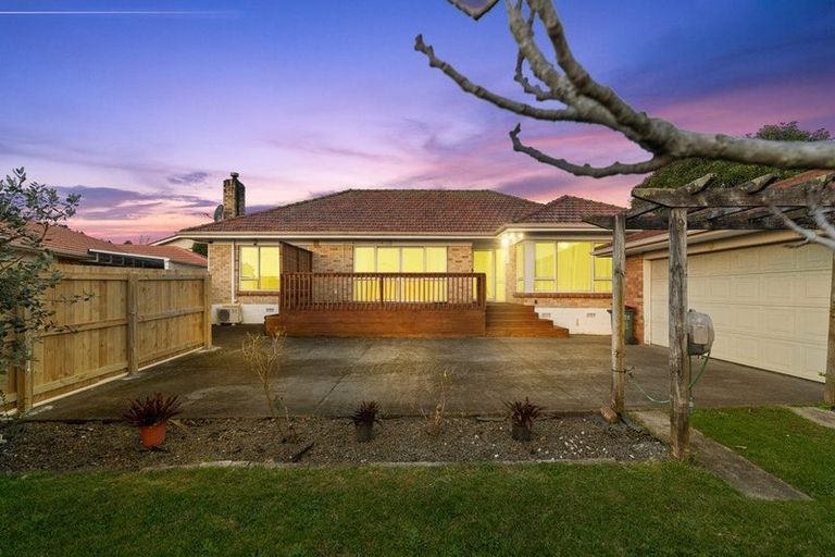 Photo of property in 2 Kelvyn Grove, Manurewa, Auckland, 2102