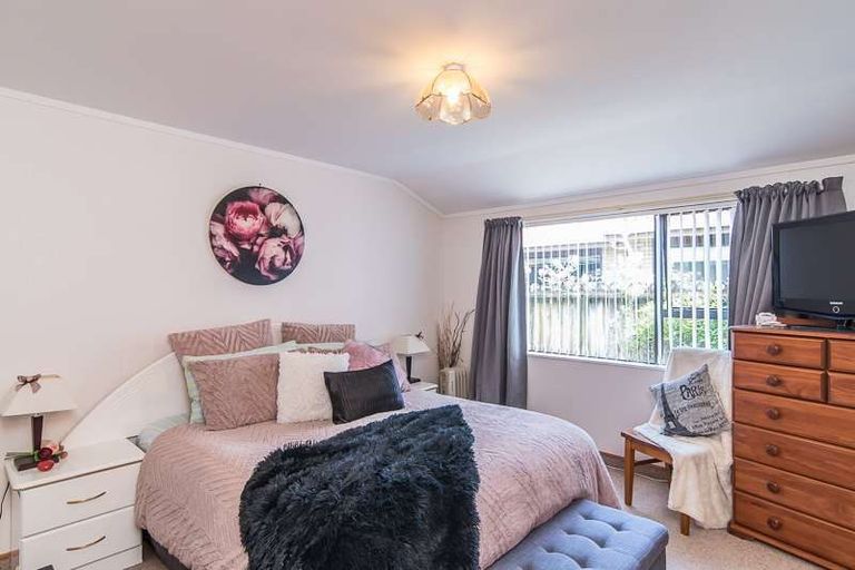 Photo of property in 23b Pinewood Grove, Paraparaumu Beach, Paraparaumu, 5032