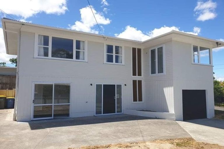 Photo of property in 57 Gloria Avenue, Te Atatu Peninsula, Auckland, 0610