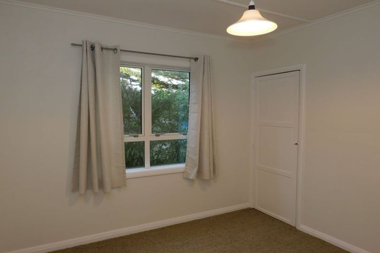 Photo of property in 61 Tutere Street, Waikanae Beach, Waikanae, 5036