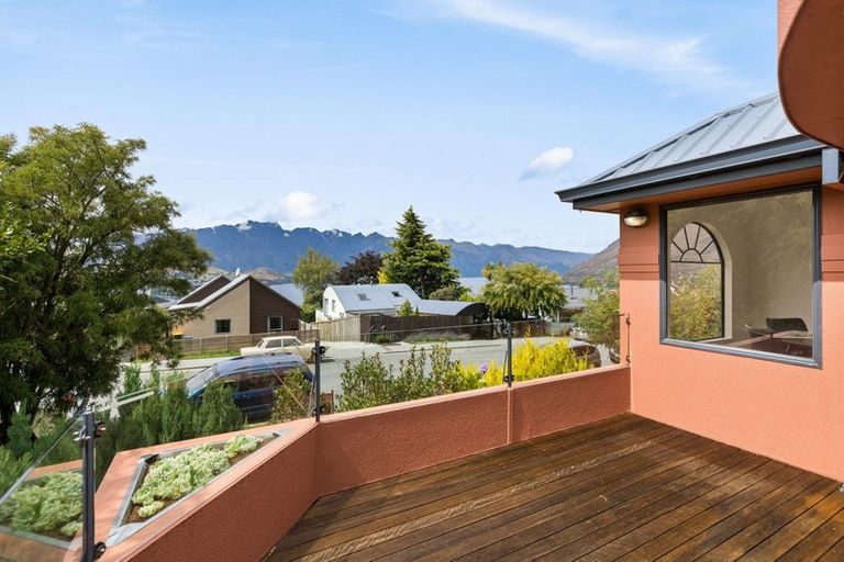 Photo of property in 18a Avalon Crescent, Fernhill, Queenstown, 9300