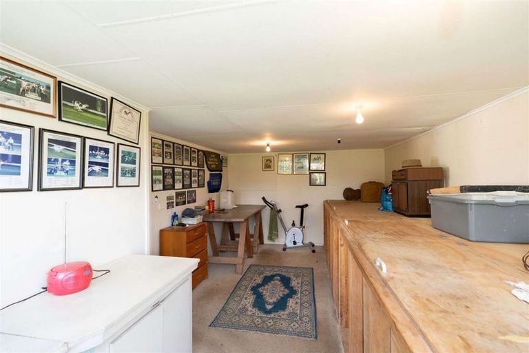 Photo of property in 286 Kawiu Road, Levin, 5510