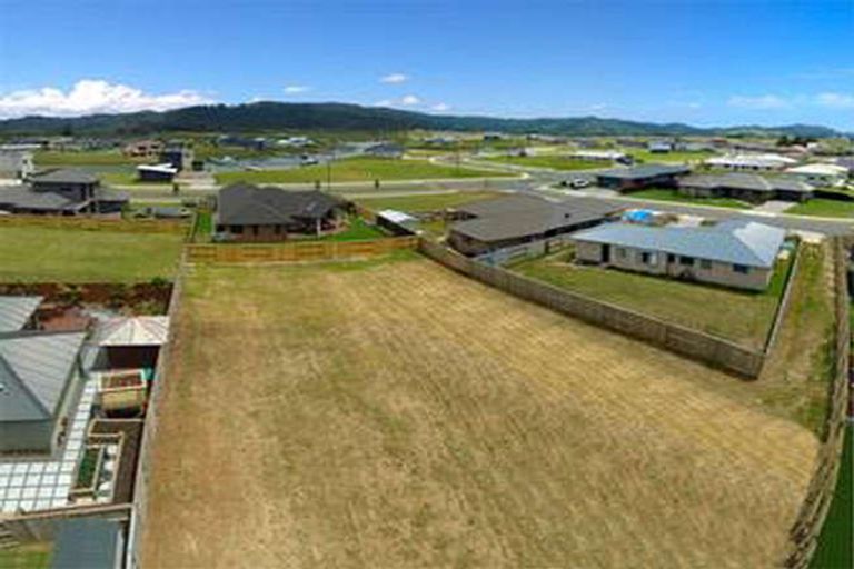 Photo of property in 8 Ringwood Place, Whitianga, 3510