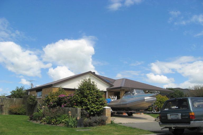 Photo of property in 6 Norton Place, Woodend, 7610