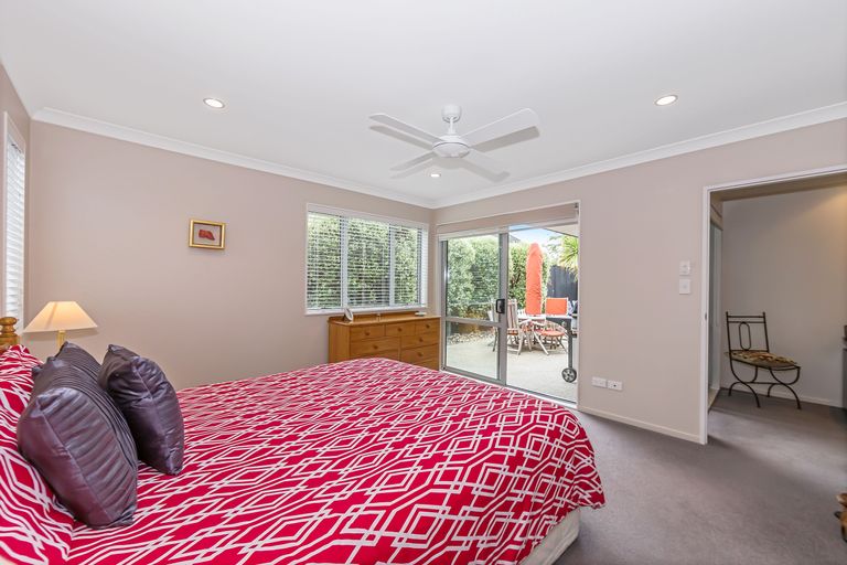 Photo of property in 1 Bridal Place, Silverdale, 0932