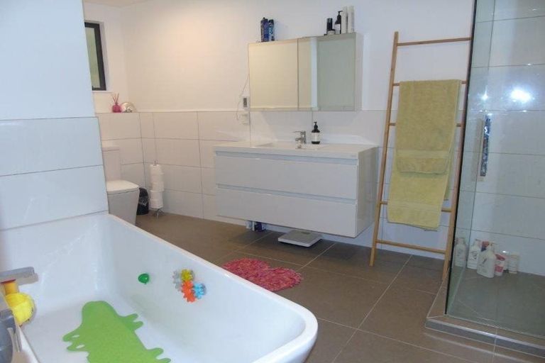 Photo of property in 7 Cameron Street, Kaiwharawhara, Wellington, 6035